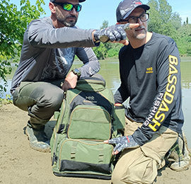 bassdash tackle bag Fishing Shoulder The adjustable main compartment can be divided into two internal compartments thanks to a removable divider Bassdash Waterproof Fishing Tackle Backpack